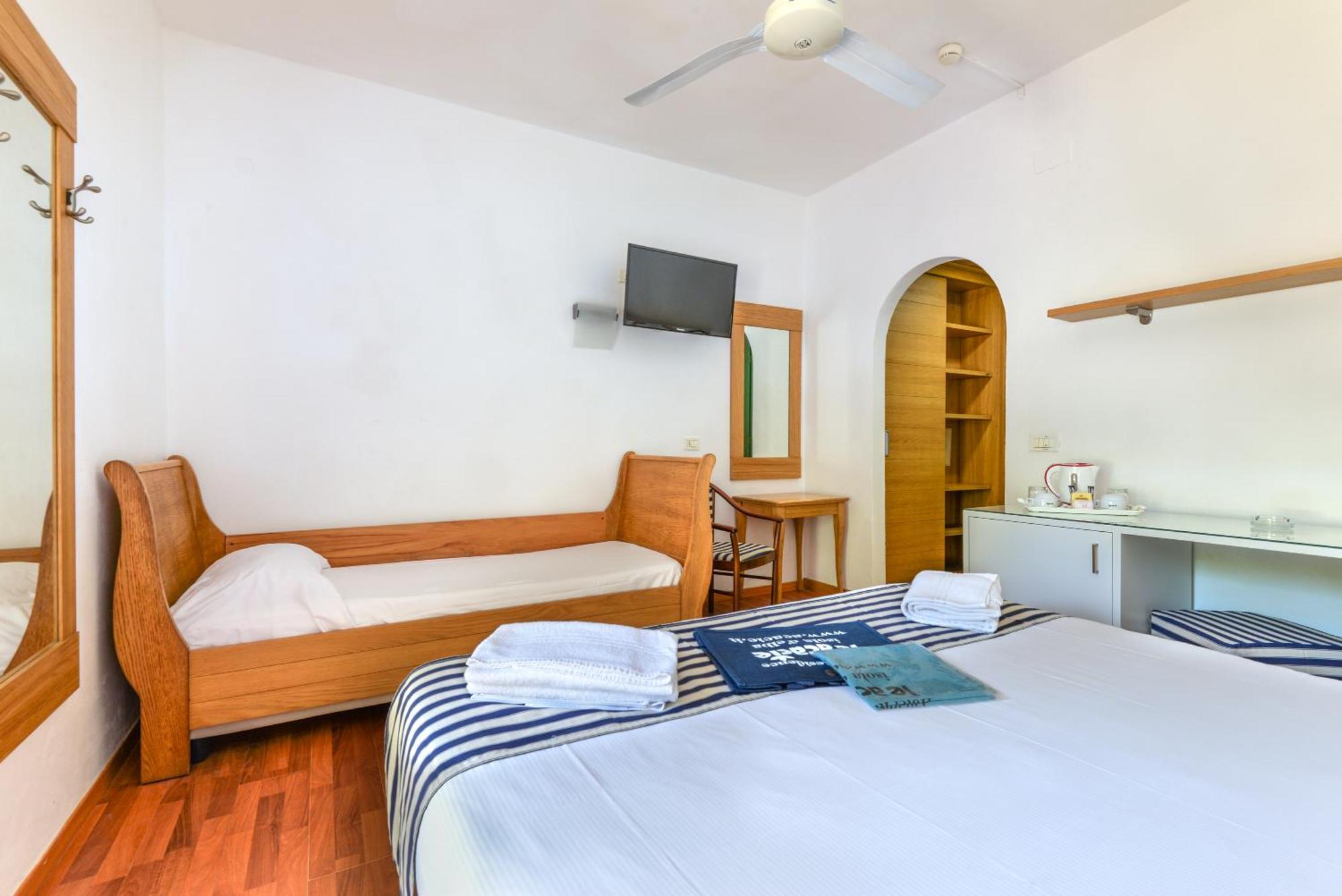 Hotel Le Acacie Capoliveri  Dış mekan fotoğraf